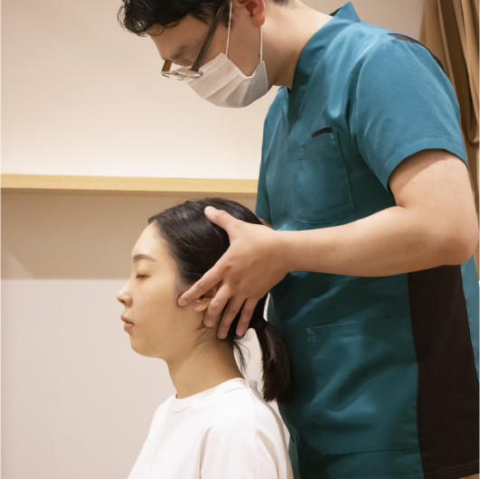 カラダチューニングラボ院長の施術の写真